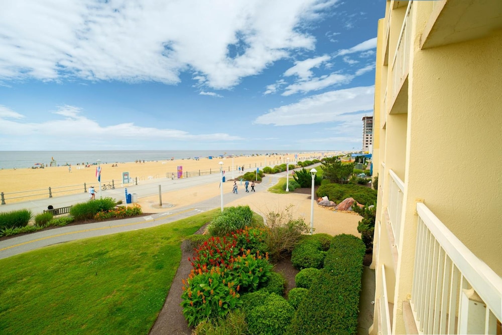 Oceanfront Inn - photo 16