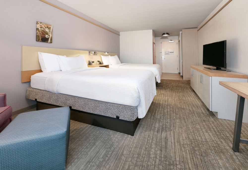 Hilton Garden Inn Irvine East Lake Forest - photo 10