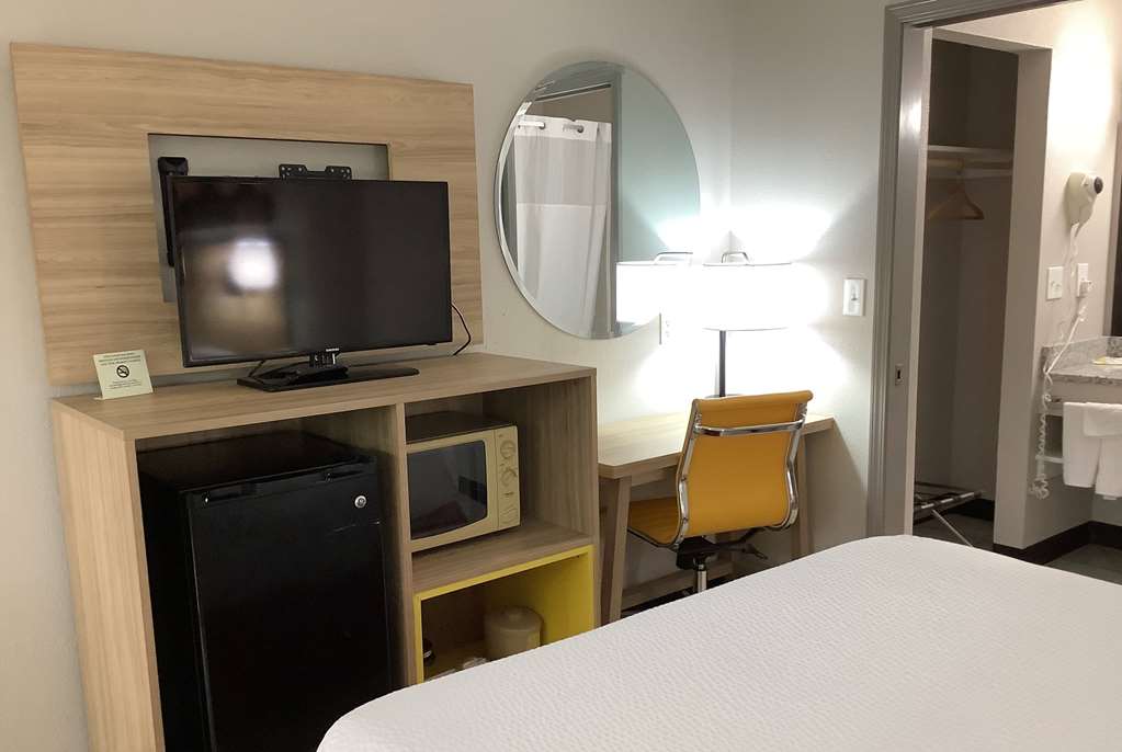 Days Inn by Wyndham Kingdom City - photo 33