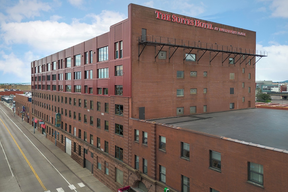 The Suites Hotel at Waterfront Plaza - photo 39