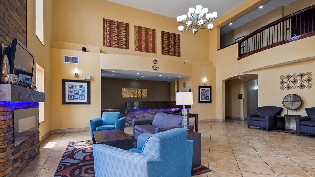 Best Western Plus Eastgate Inn & Suites - photo 2
