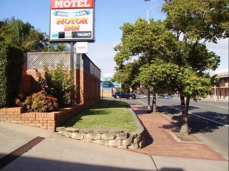Centabrook Motor Inn in Muswellbrook, Australia
