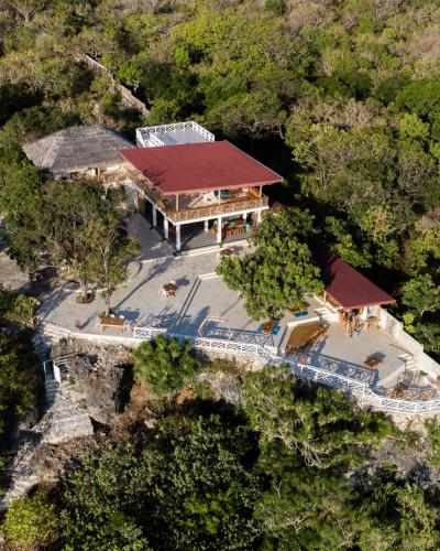 Akasha Beach Club — hotel in Bulukumba