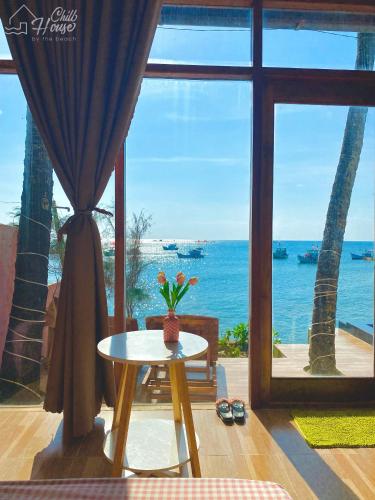 Chill House By The Beach — 4-Star Luxury Hotel in Duong Gjong, Vietnam