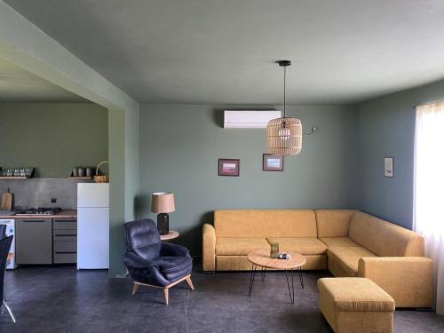 Guest Hous - carbon neutral hotel in Unknown City