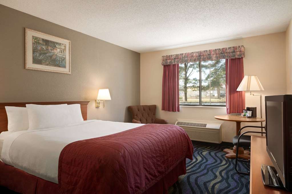 Baymont by Wyndham Logan - photo 10