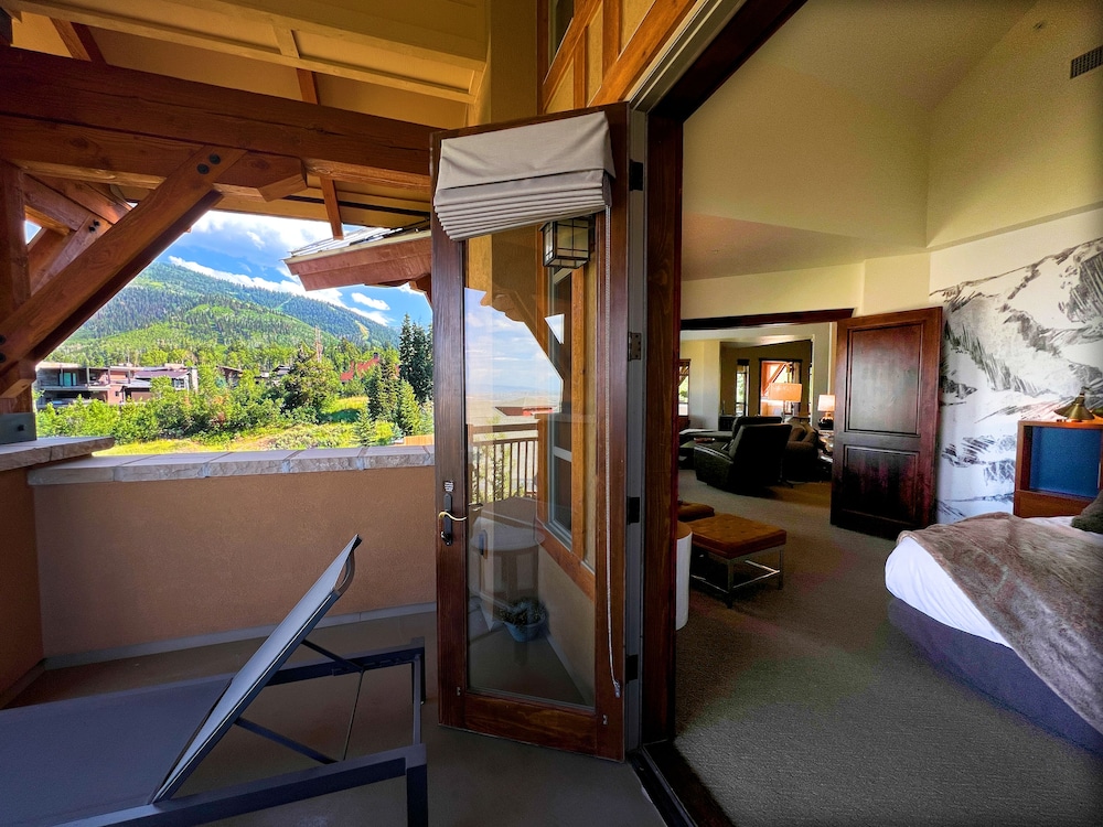 Canyons Corner Penthouse — 4-Star Luxury Hotel in Bridgeport, United States