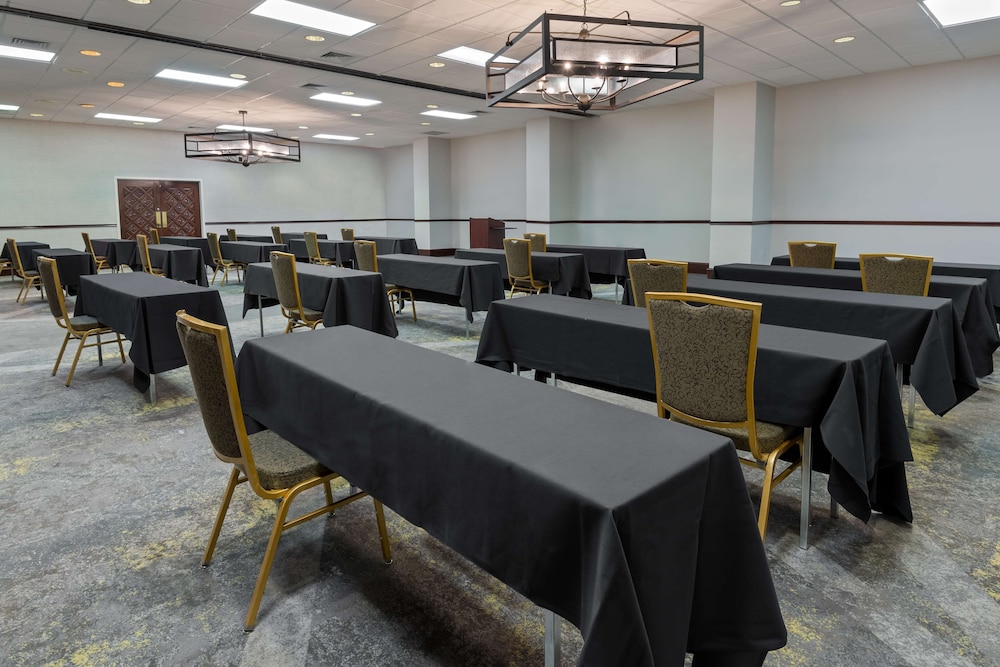 Embassy Suites by Hilton Dallas Park Central Area - photo 60