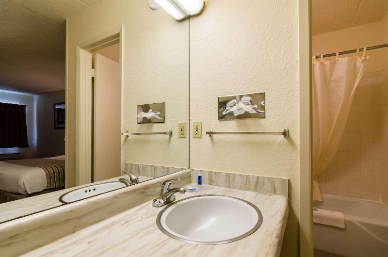 Rodeway Inn Bellevue - photo 23