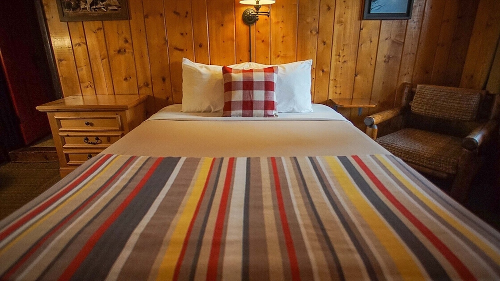Foot of the Mountain Motel - photo 5