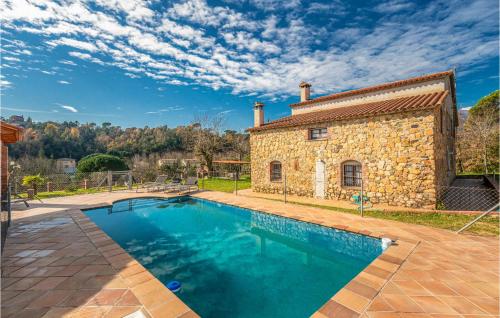 4 Bedroom Nice Home In Riells I Viabrea 15449363 — Breda
