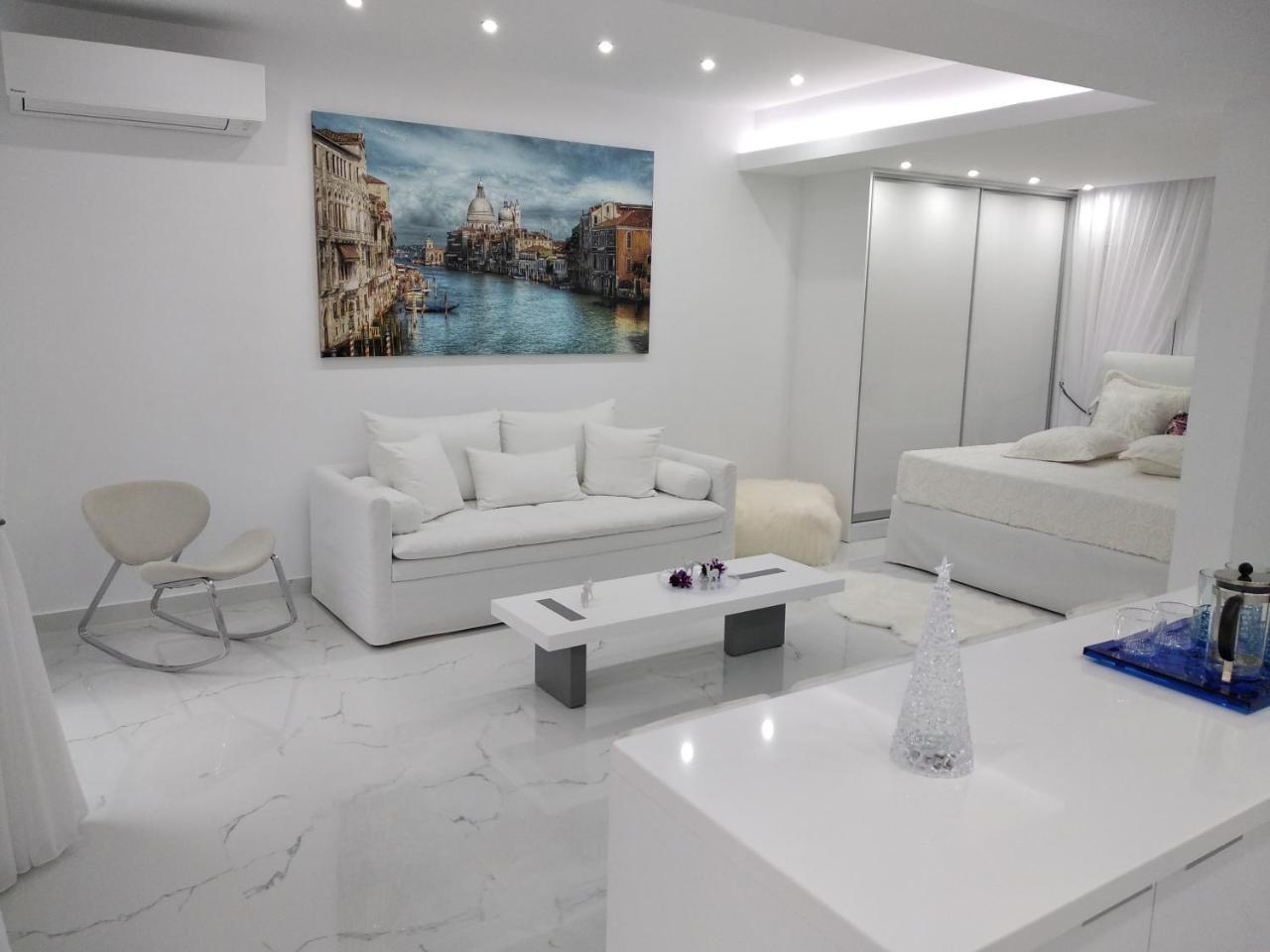 Despina's Lux Apt Downtown — 4-Star Luxury Hotel in Irakleion, Greece