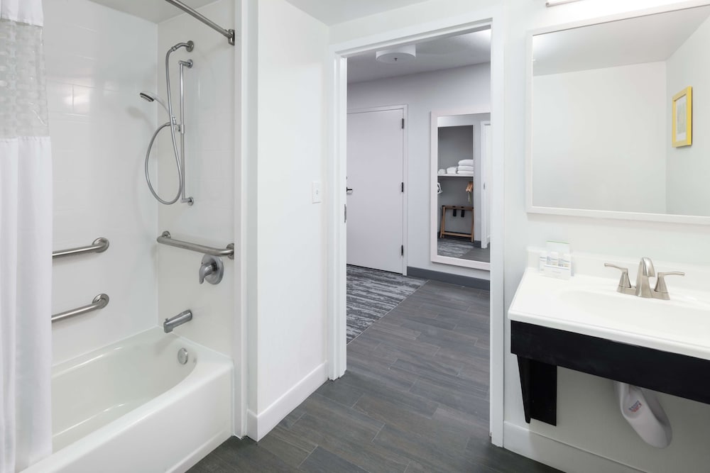 Hampton Inn Austin NW near The Domain - photo 13
