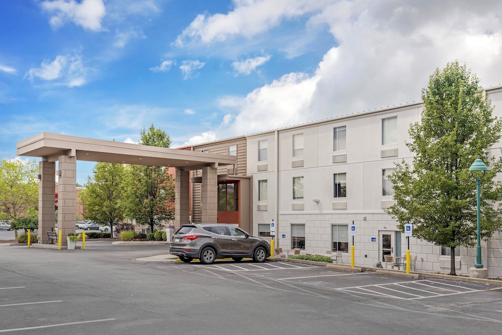Holiday Inn Express Pittsburgh East Mall Area by IHG - photo 34