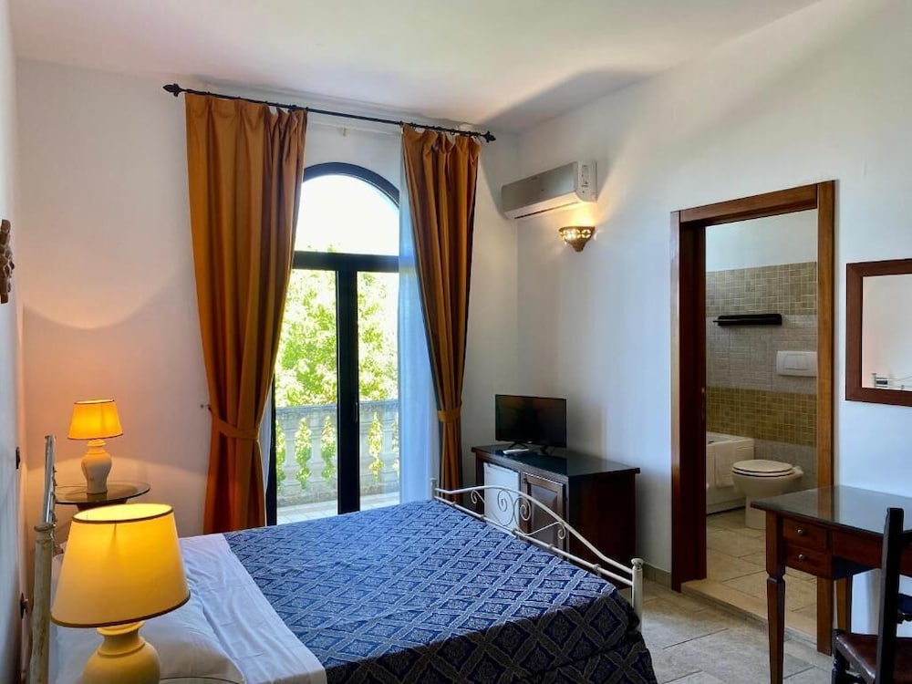 Griko Country Hotel Ristorante — hotel in Sternatia
