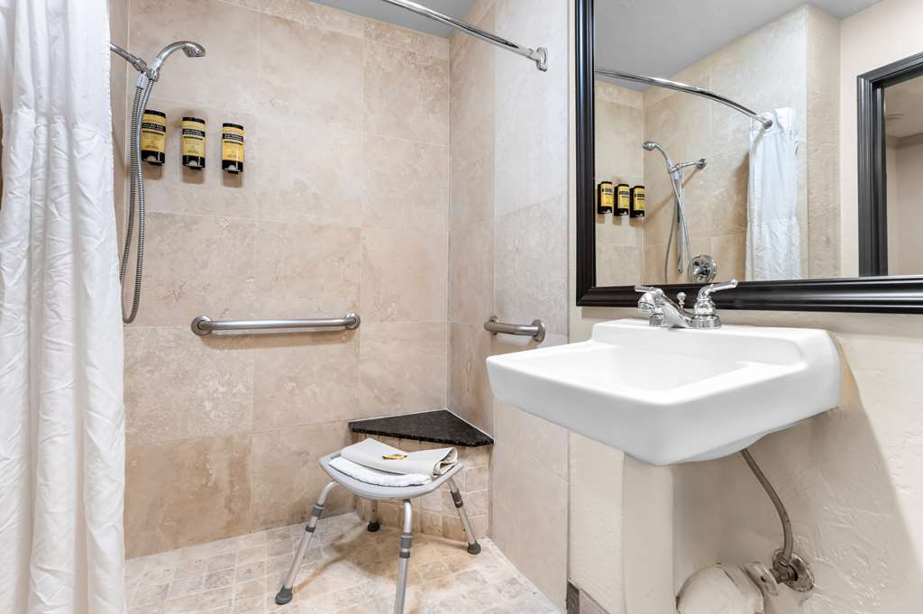 Best Western Plus Parkway Inn - photo 33