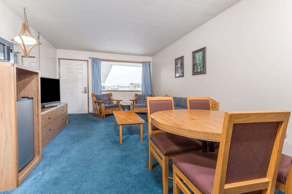 Knights Inn Boardman - photo 13