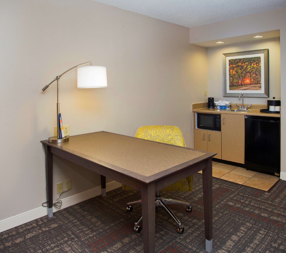 Hampton Inn & Suites Valdosta Conference Center - photo 39