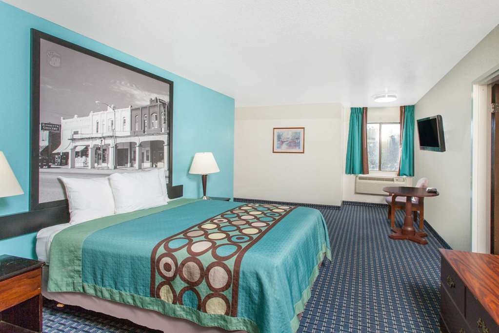 Super 8 by Wyndham Sallisaw - photo 12