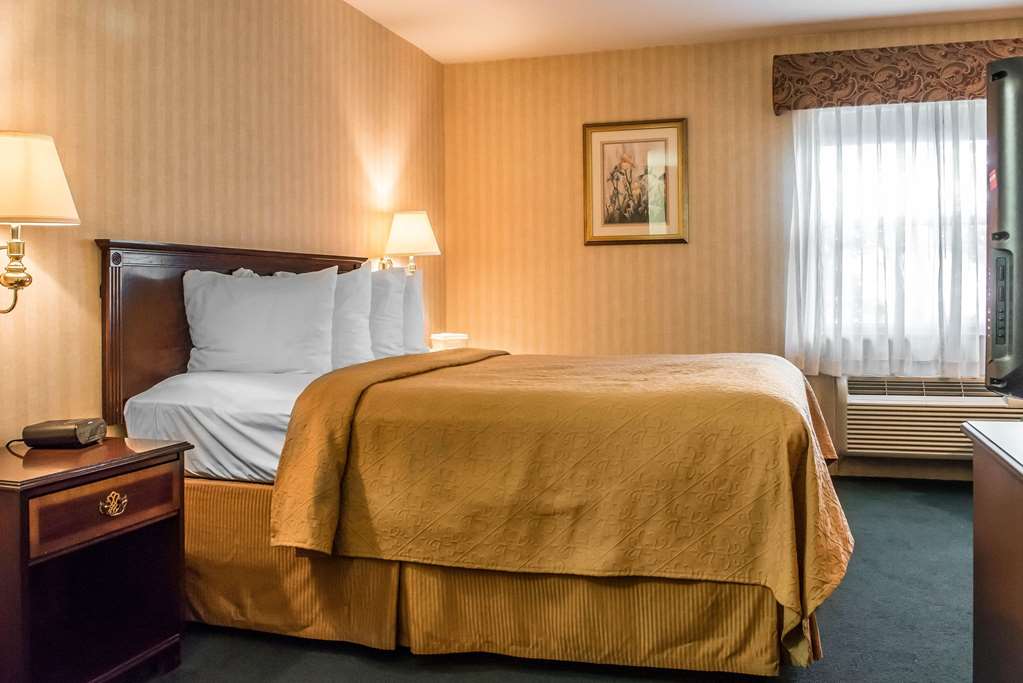 Quality Inn Pittsburgh Airport - photo 17