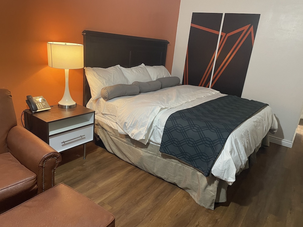 B&J Hotel and Apartment - photo 7