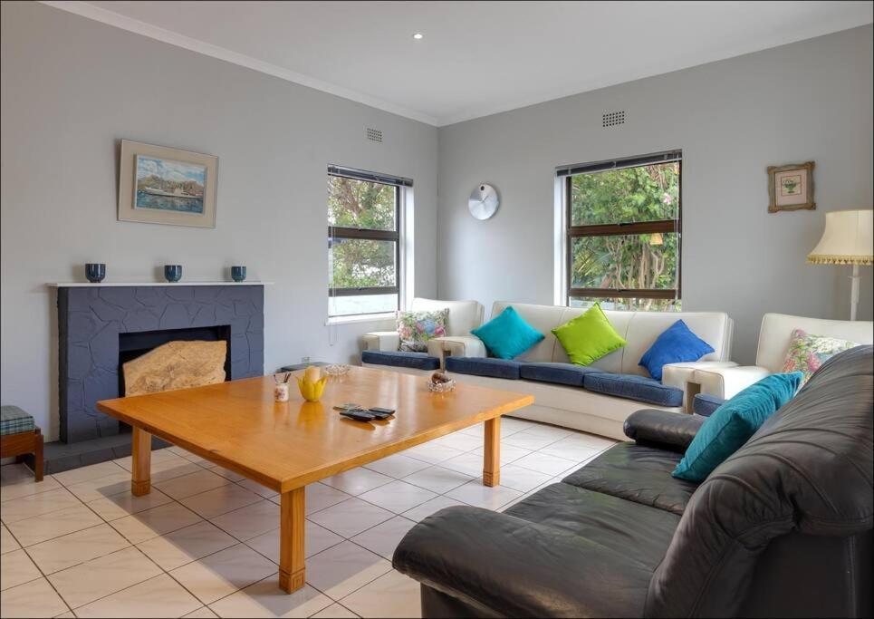 Island Time - carbon neutral hotel in Hermanus
