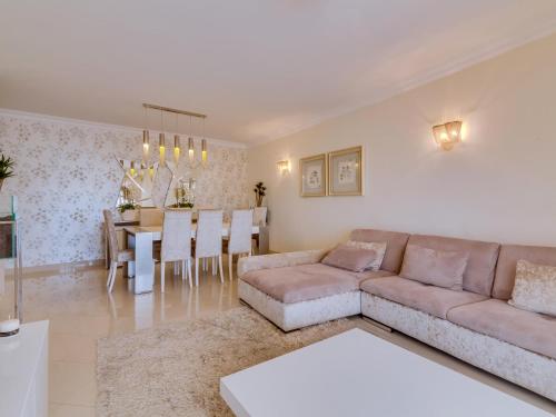 AL Apartamento Moura Praia — 4-Star Luxury Hotel in Vilamoura, Portugal