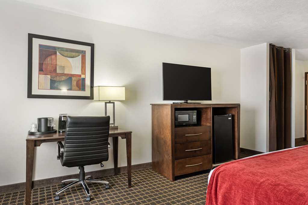 Best Western Plus Eagleridge Inn & Suites - photo 31