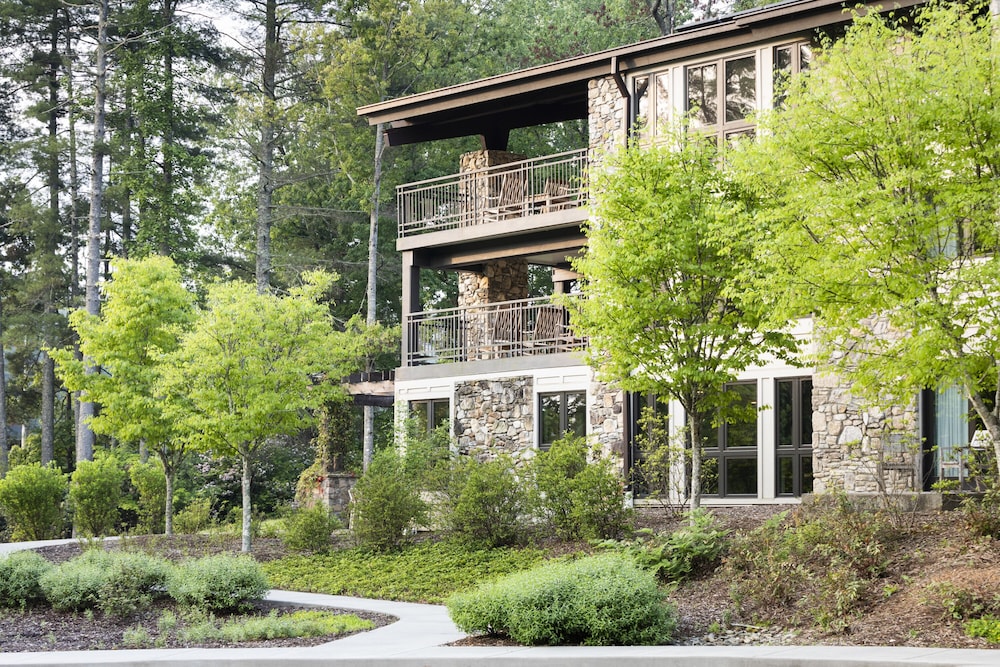 Kanuga Inn & Lodging — hotel in Hendersonville