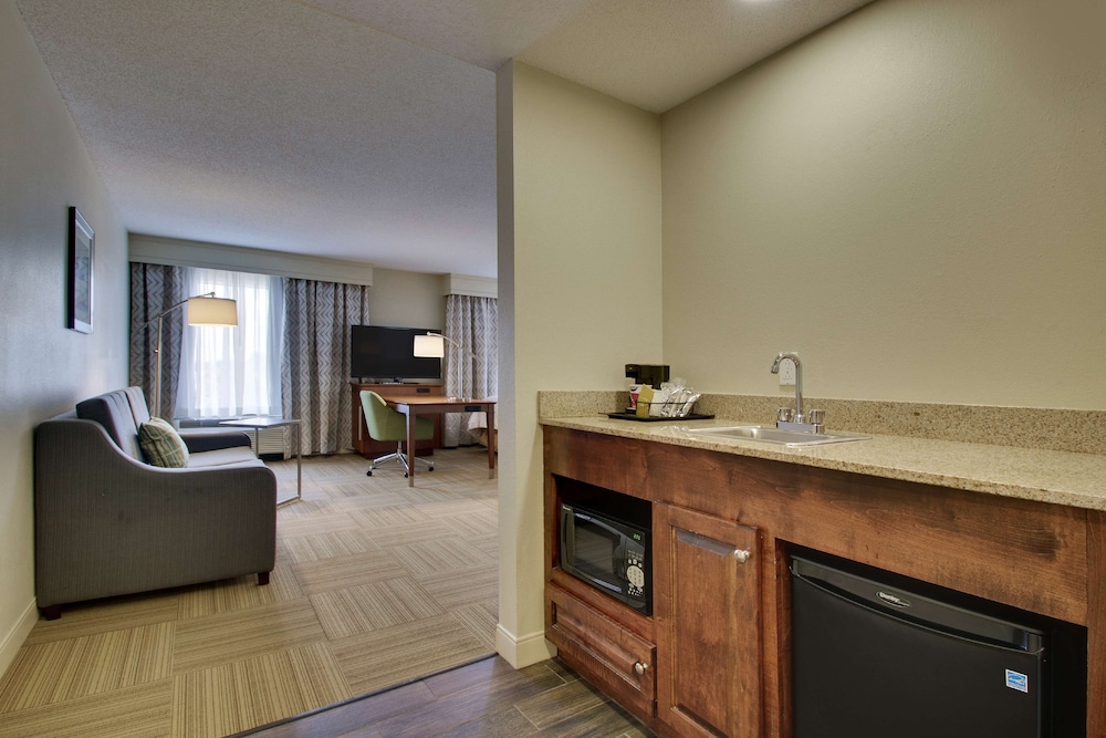 Hampton Inn Warner Robins - photo 23