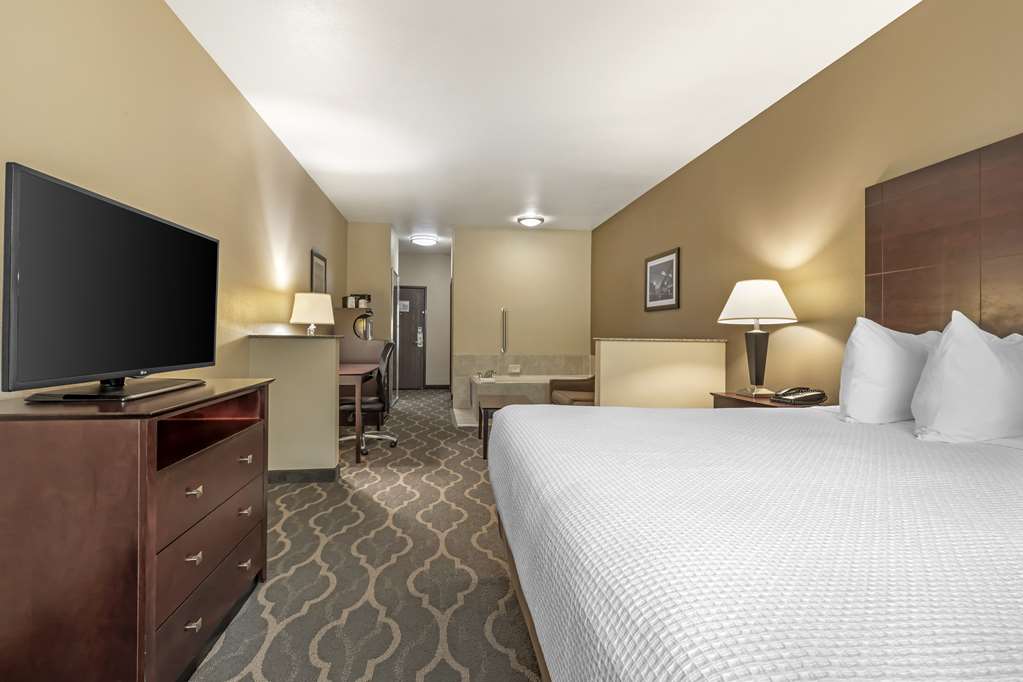 Best Western Plus Burleson Inn & Suites - photo 17