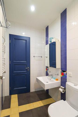 Charming 2BR Near Rooms Hotel By Wehost