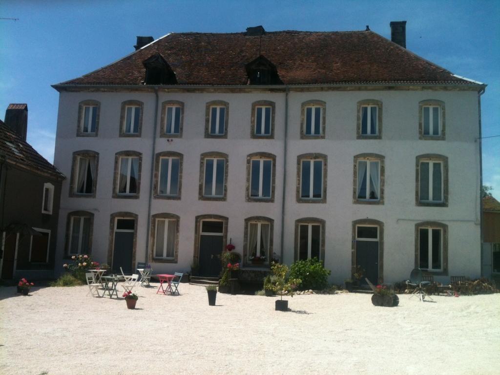 Chateau Melay - carbon neutral hotel in Melay