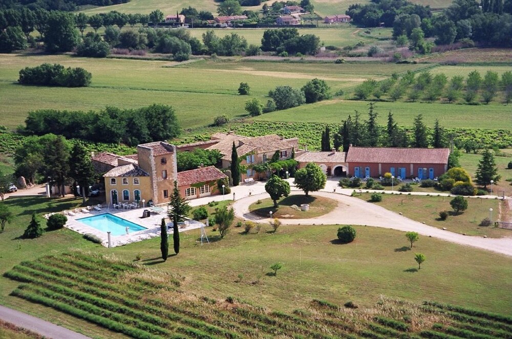 Mas De La Tour — hotel in Gargas