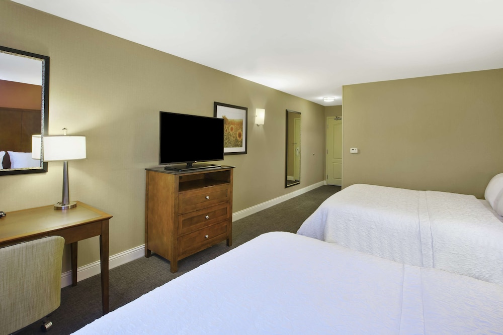 Hampton Inn & Suites Wichita Northeast - photo 6