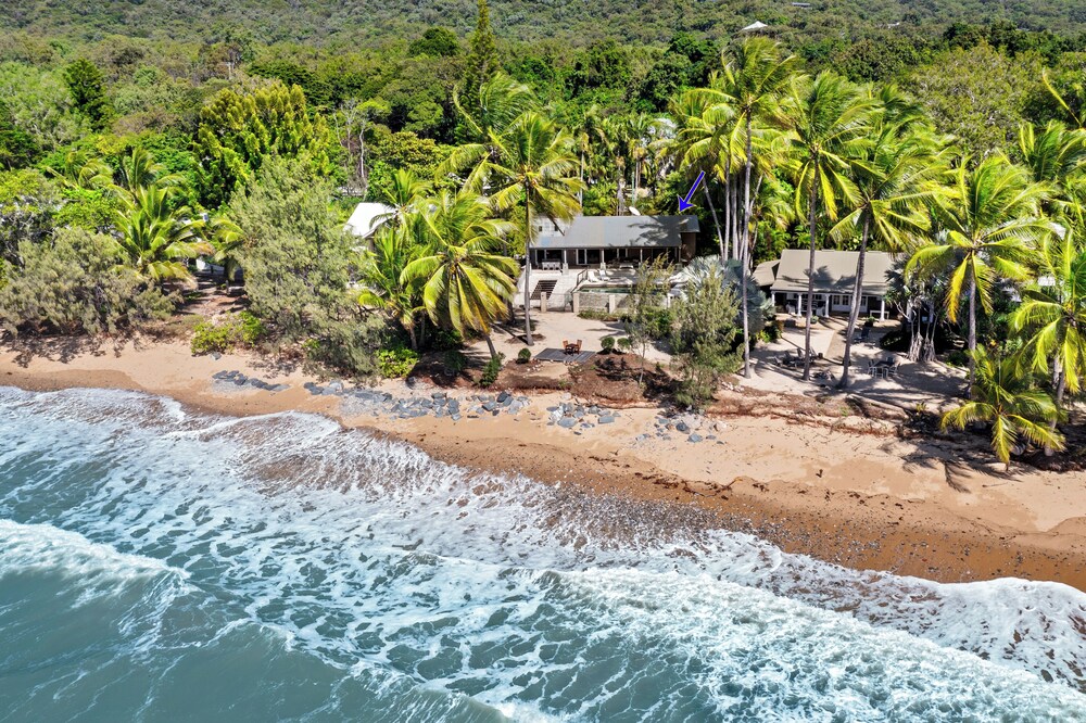 Oceans Edge Beach House At Oak Beach — 4-Star Luxury Hotel in Port Douglas, Australia