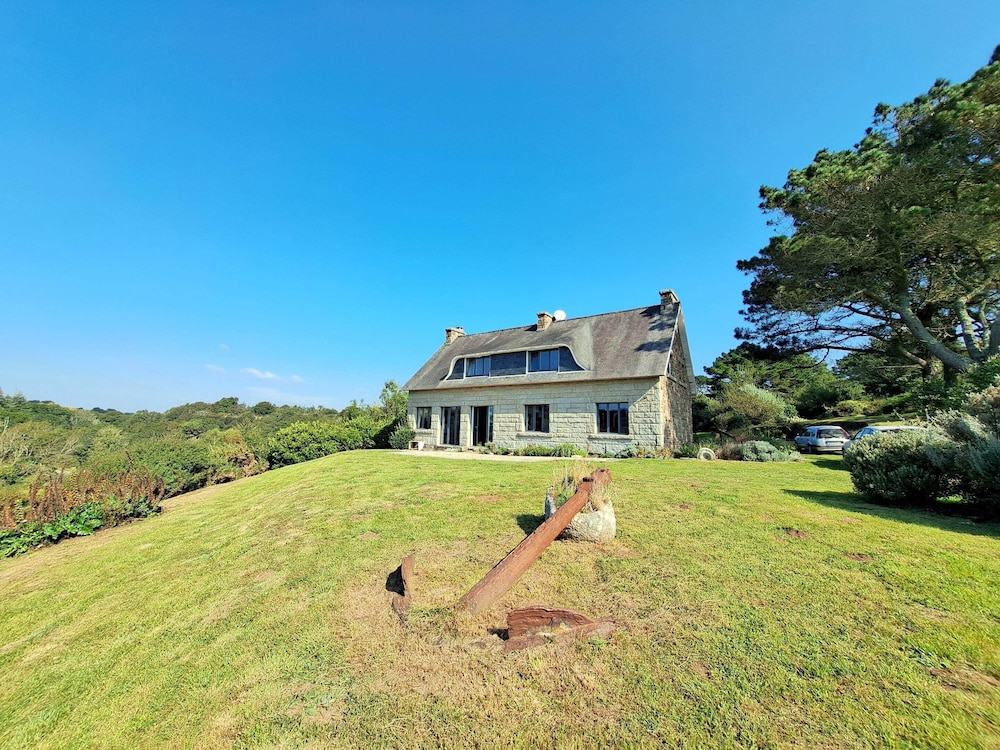 Villa in Brittany With Panoramic Sea Views — 4-Star Luxury Hotel in Nevez, France