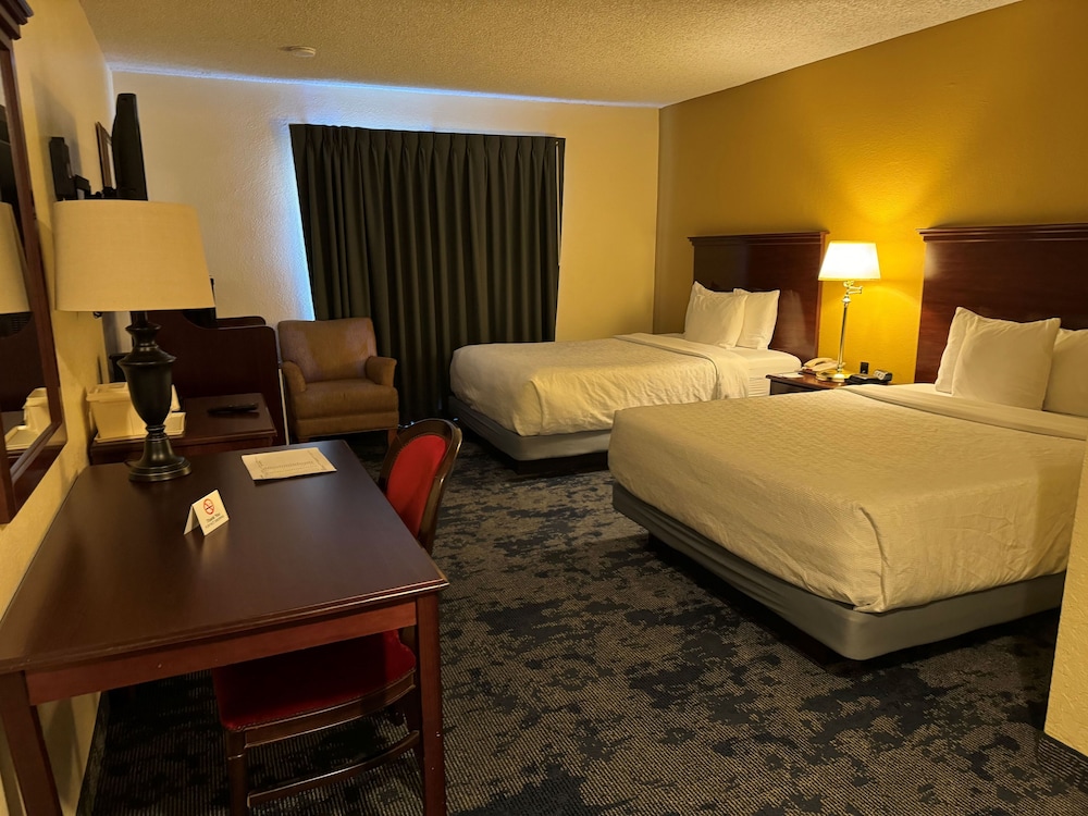 Quality Hotel Americana Nogales - photo 24
