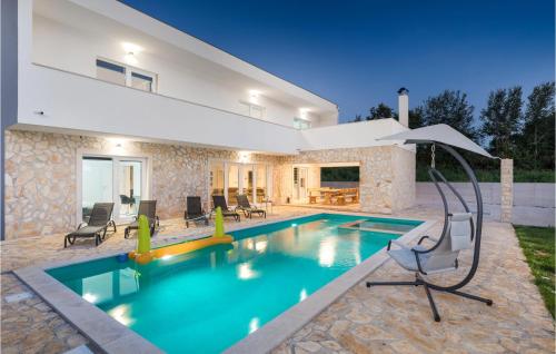 4 Bedroom Beautiful Home In Jursici — 5-Star Luxury Hotel in Svetvincenat, Croatia