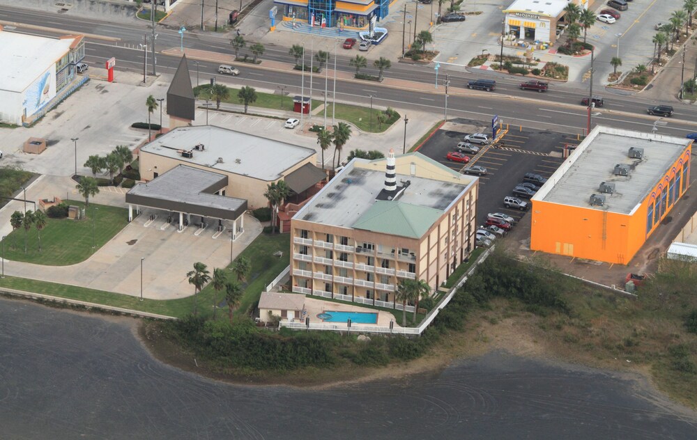 Blue Bay Inn & Suites - photo 92