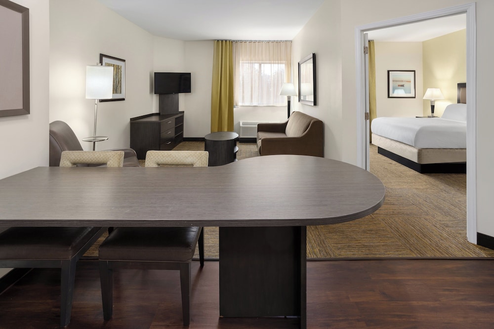 Candlewood Suites Chester Philadelphia International Airport by IHG - photo 16