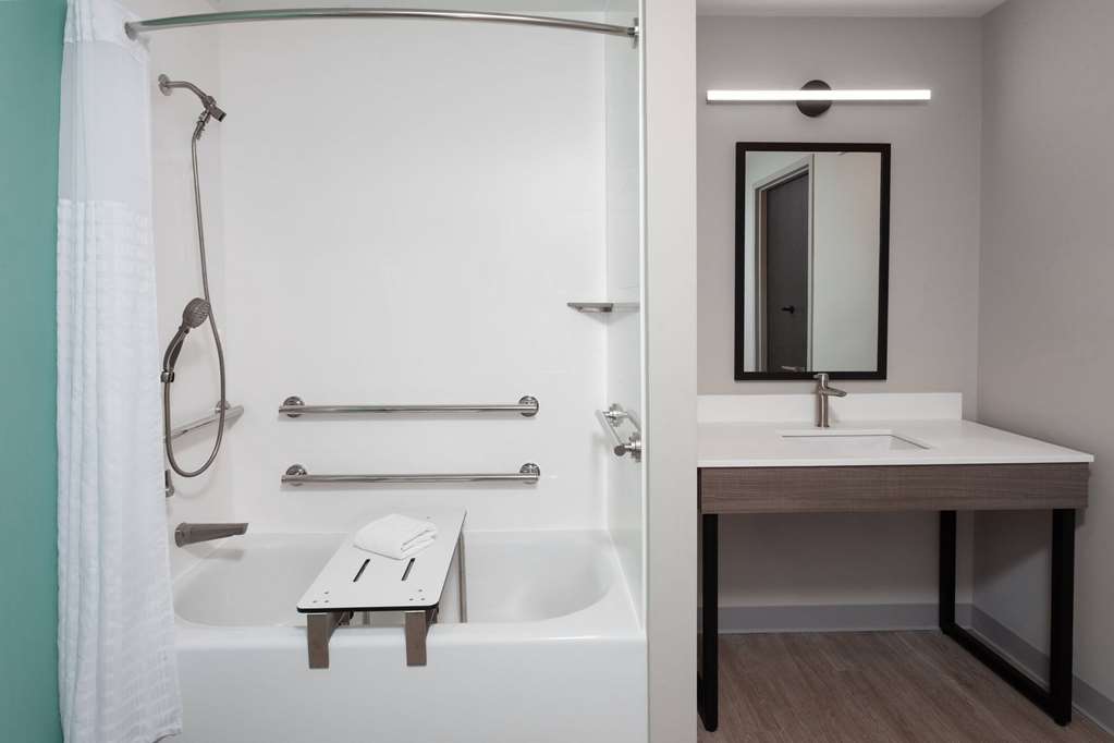 ECHO Suites Extended Stay by Wyndham Madison - photo 34