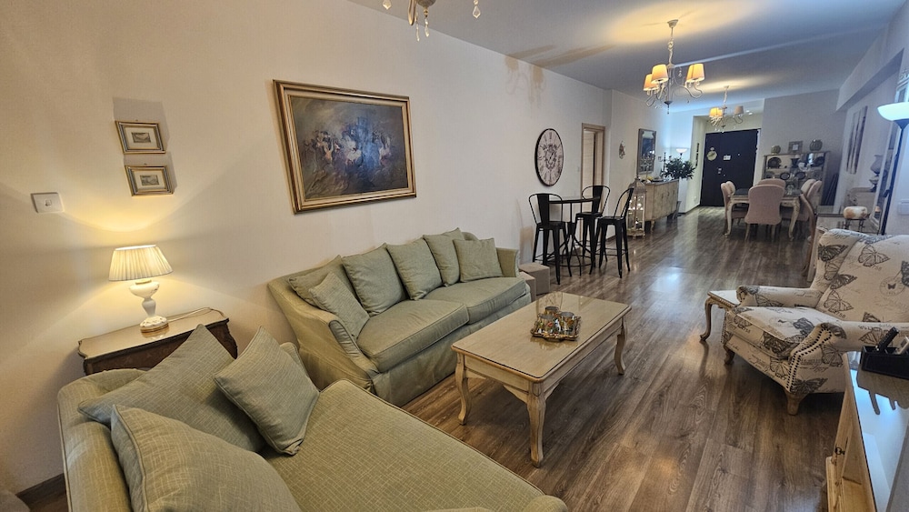 116 NIC 303 Stay Vintage Central Suites
