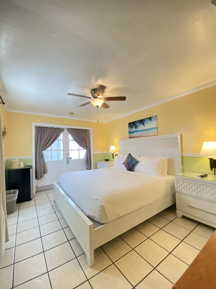 The Palms Hotel - photo 100