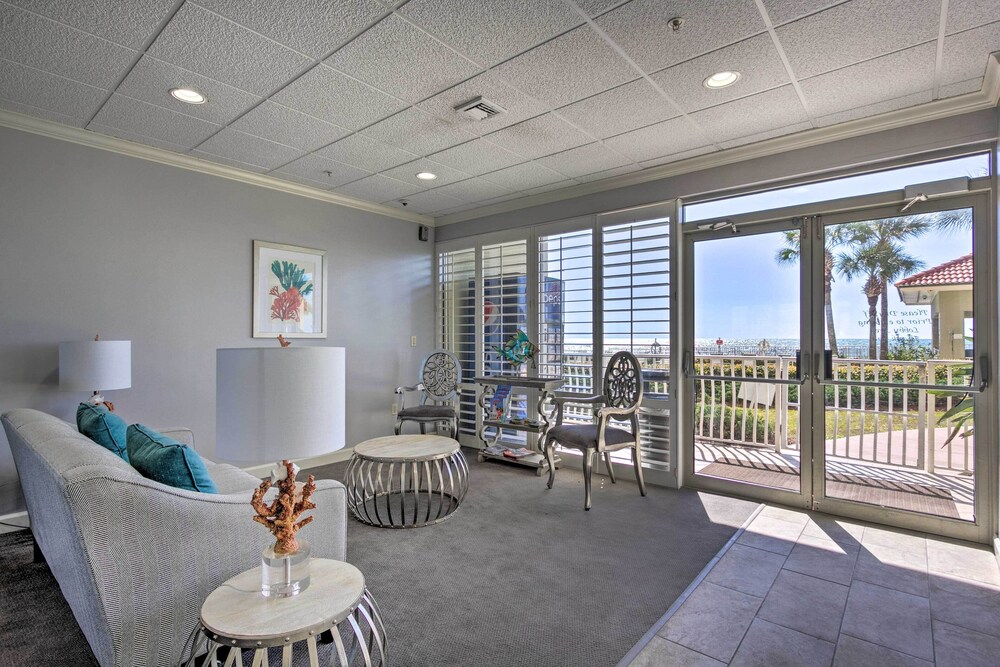 Gulf Views & Pool Access: Coral Reef Resort Condo - photo 15