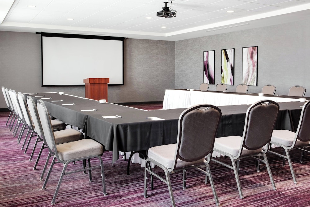 Courtyard by Marriott Omaha Bellevue Beardmore Event Center - photo 38