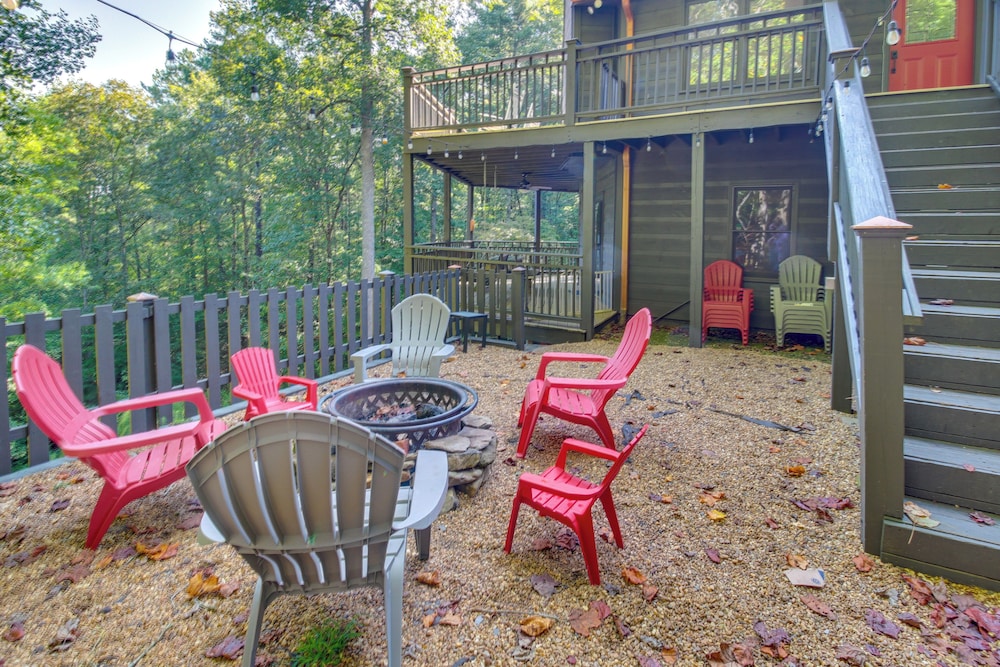 Spacious Ellijay Resort Home w Hot Tub - photo 22