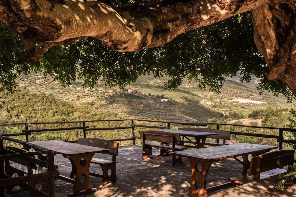 Casale storico nella campagna cilentana — 4-Star Luxury Hotel in Rutino, Italy