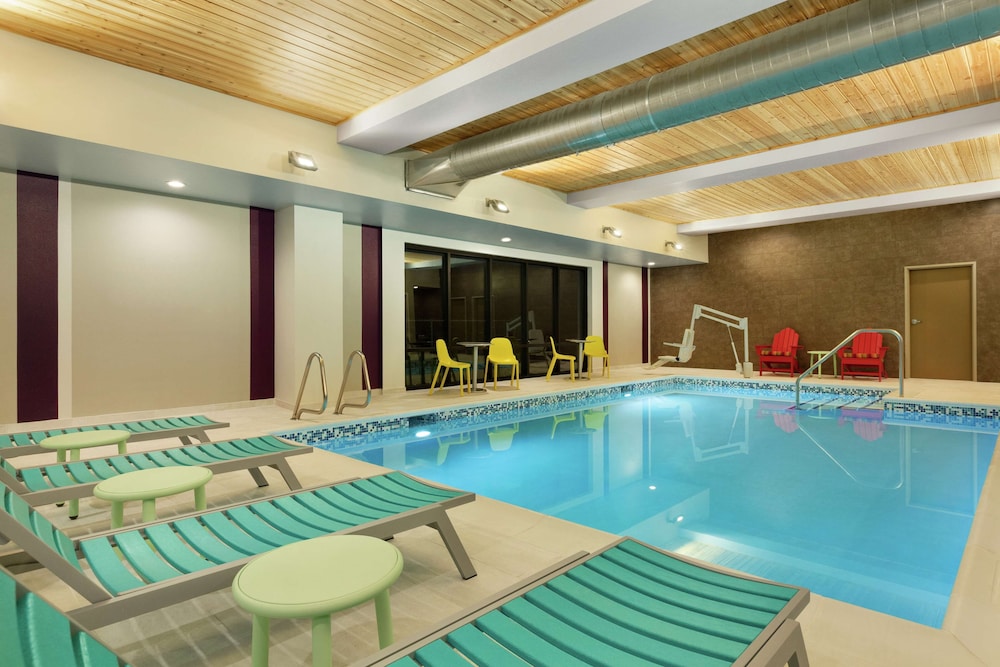Home2 Suites by Hilton Portland Airport OR - photo 40