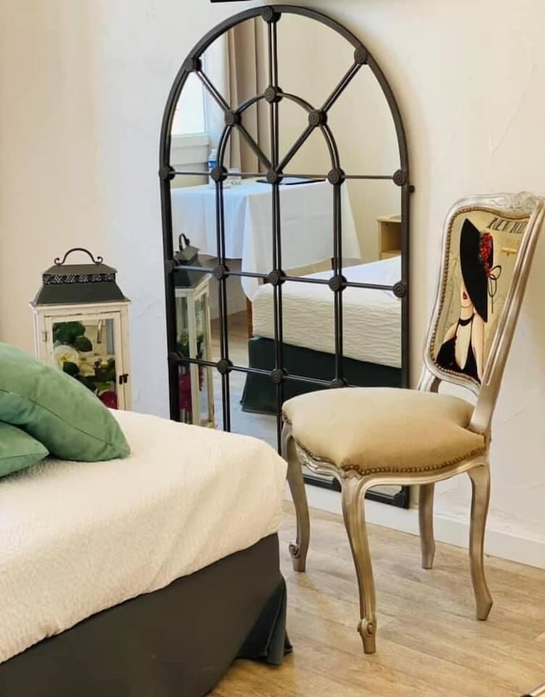 Hotel Restaurant La Plage — hotel in Port-Saint-Louis-Du-Rhone